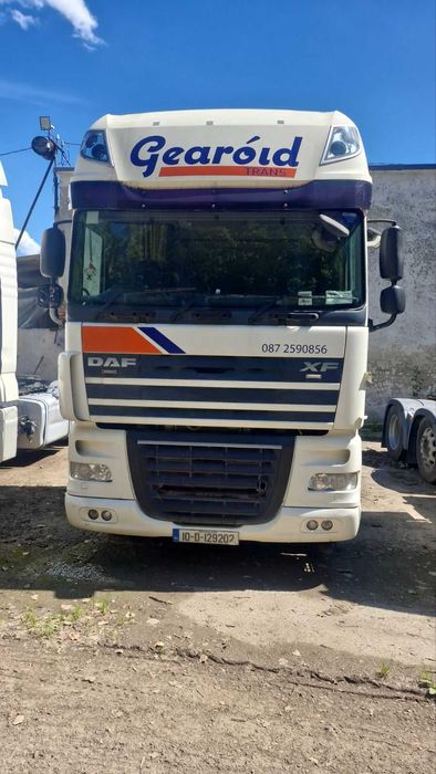Сідельний тягач DAF XF105.460 під напівпричіп самосвал правий руль