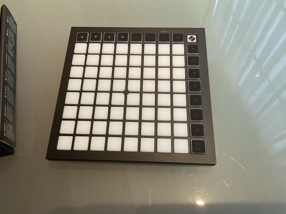 Novation Lauchpad Mini MK3 + cabo ipad
