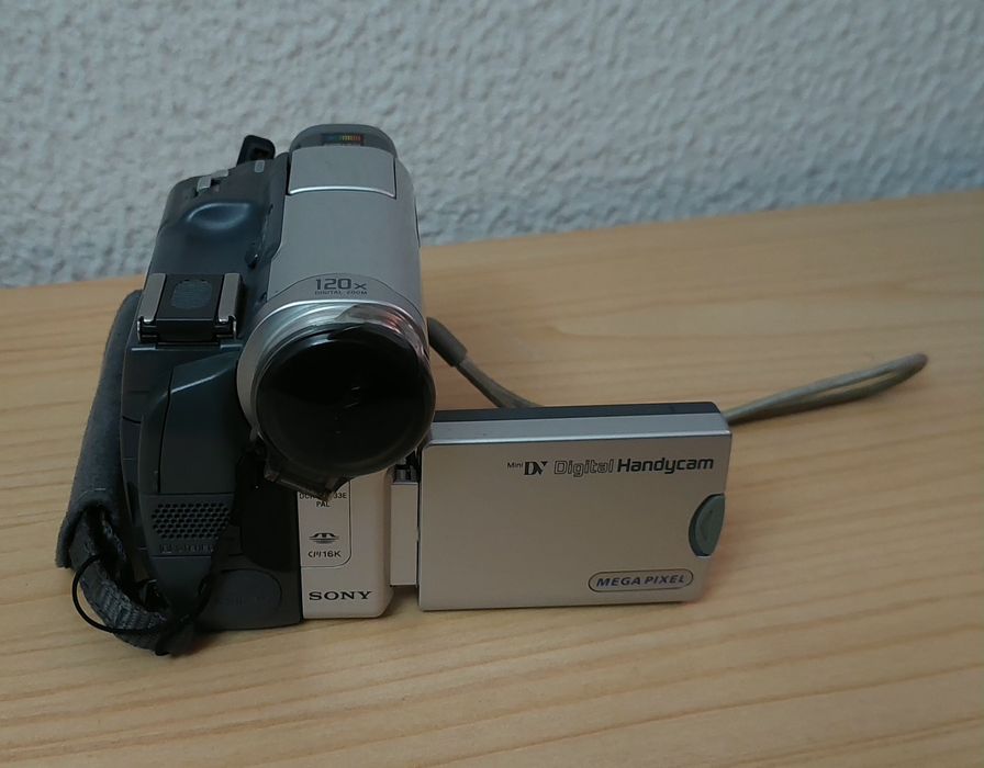 Handycam DCR-TRV33E