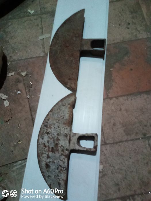 Сапы раритетные, две.