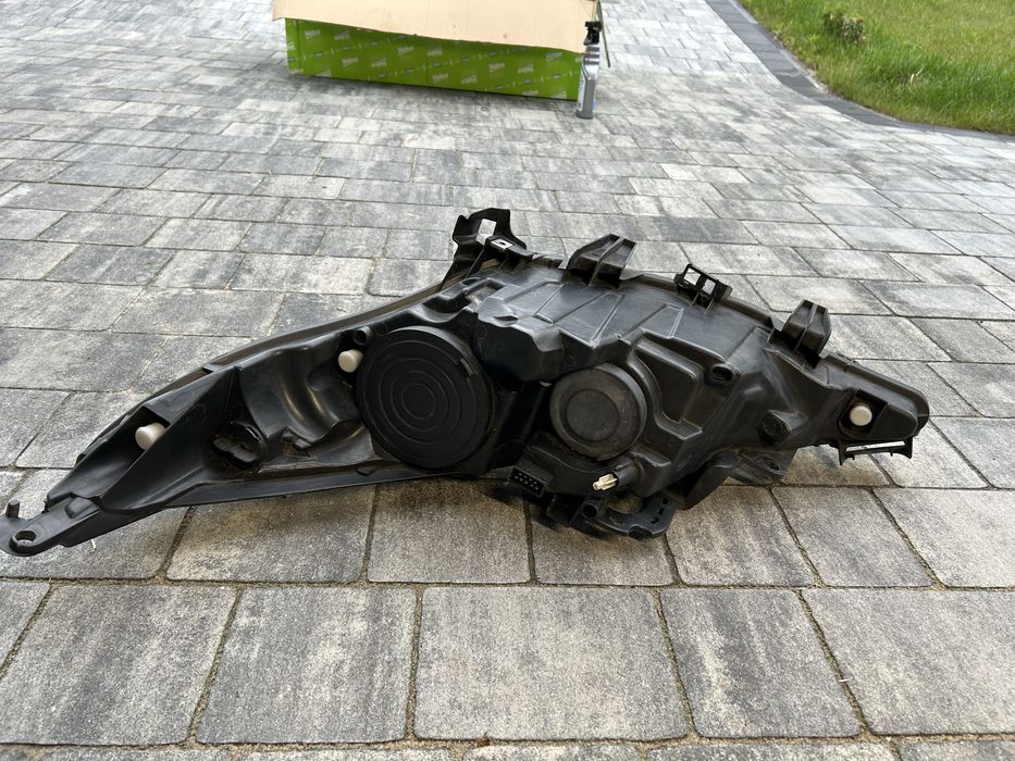 Reflektor lampa peugeot 207