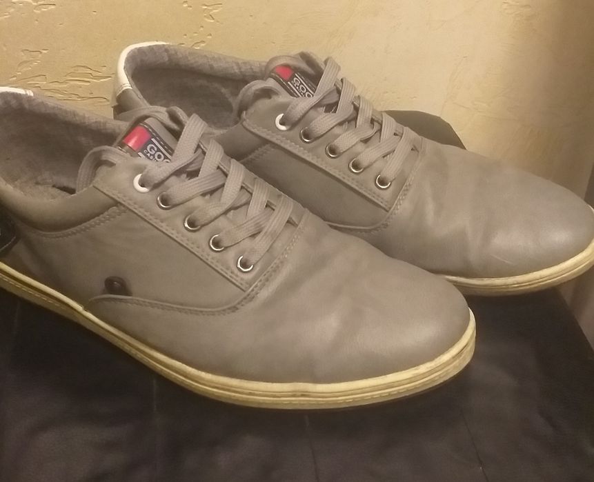 Buty sportowe trampki Goodin 44