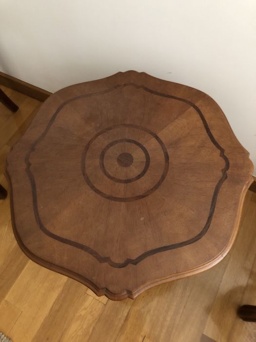 Mesa de apoio em madeira maciça