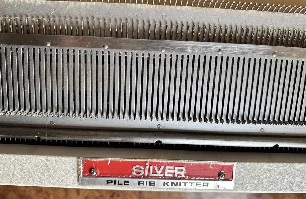 Dolna płyta maszyny dziewiarskiej Silver Reed