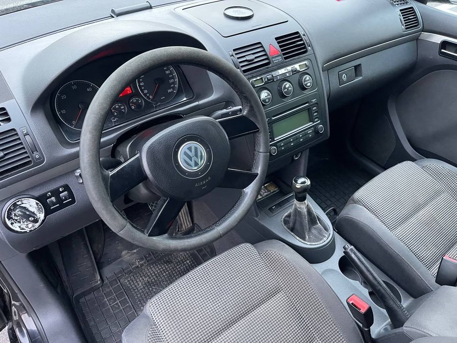 Фольцваген Тоуран