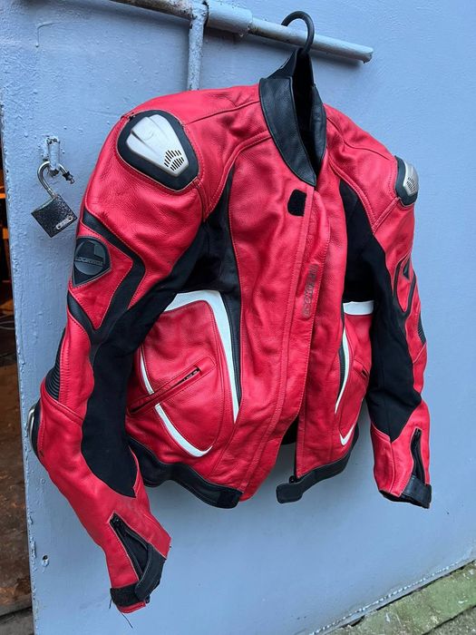 Продам шкіряний мотокостюм, в хорошому стані, із захистом