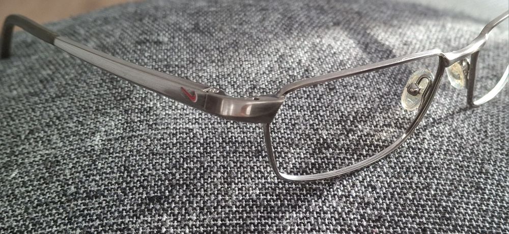 Sprzedam oprawki najk tytanowelekie stan nowe bez opakowania