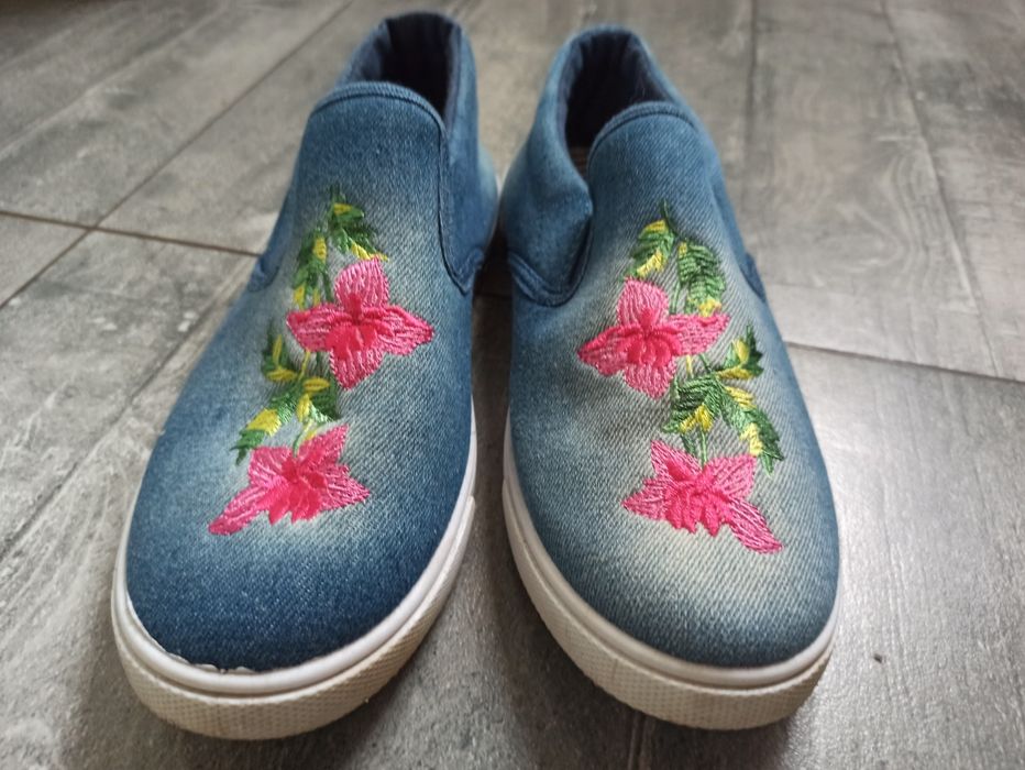 Damskie buty r. 39