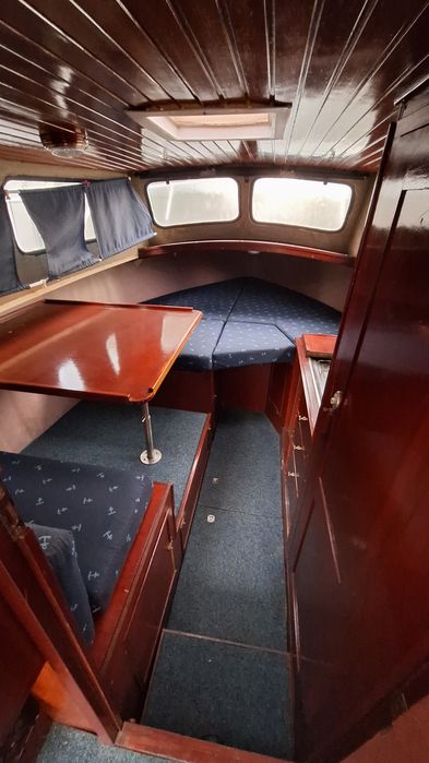 Sprzedam kabinowy Jacht Motorowy bez patentu