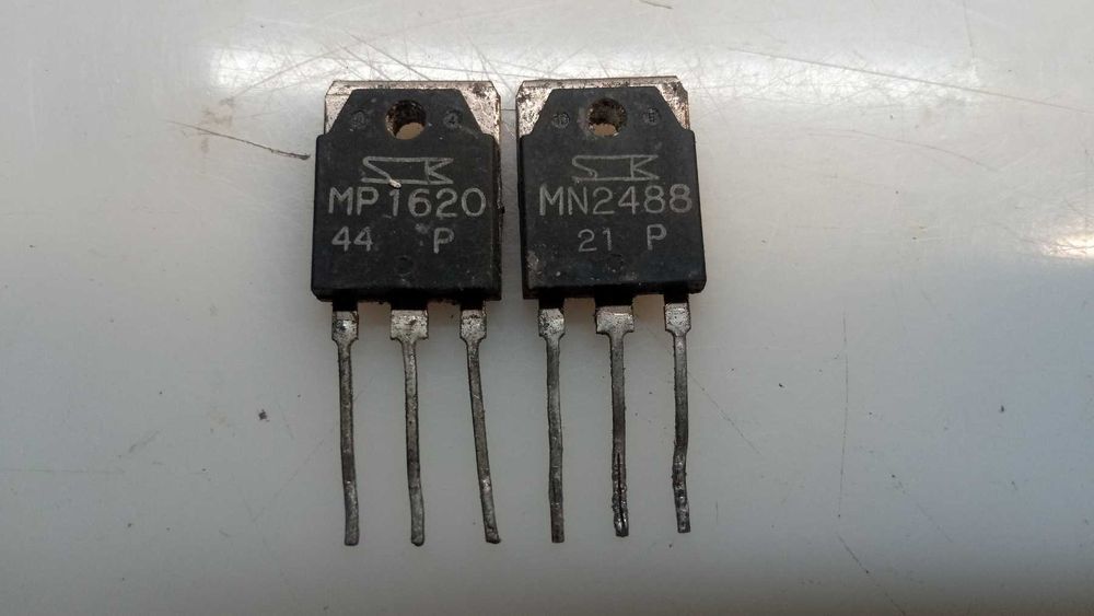 Складові транзистори 2SB1560 2SD2390. Б/В.