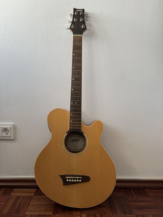 Guitarra electro-acústica Ashton