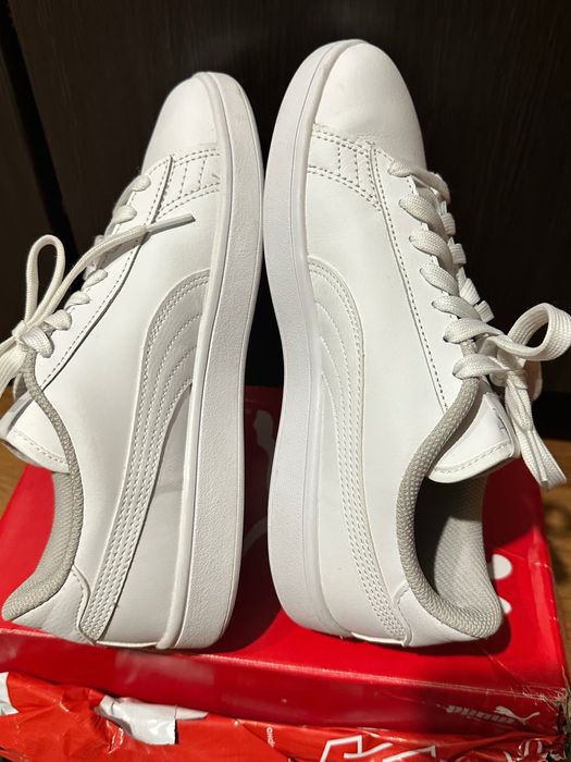 Білі жіночі кеди Puma