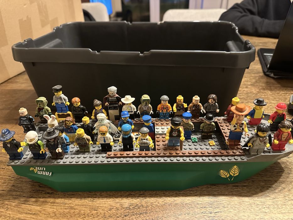 Vendo 15kg de legos com alguns montados e outros nao