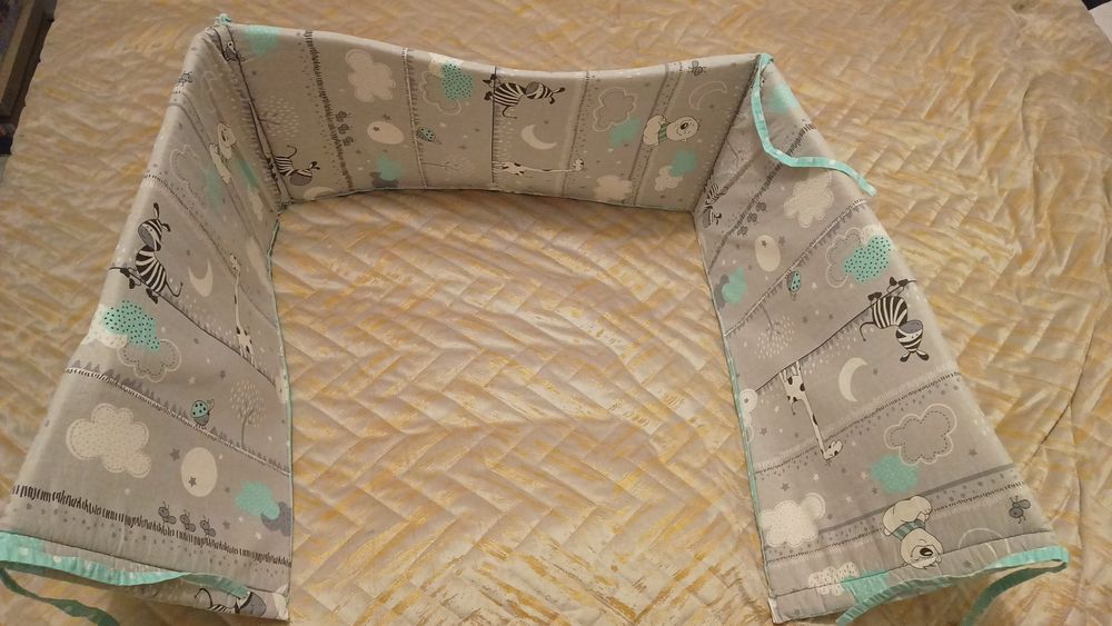 Kołdra 100x135 poduszka 40x60 dla dziecka z 3 kompletami poszewek