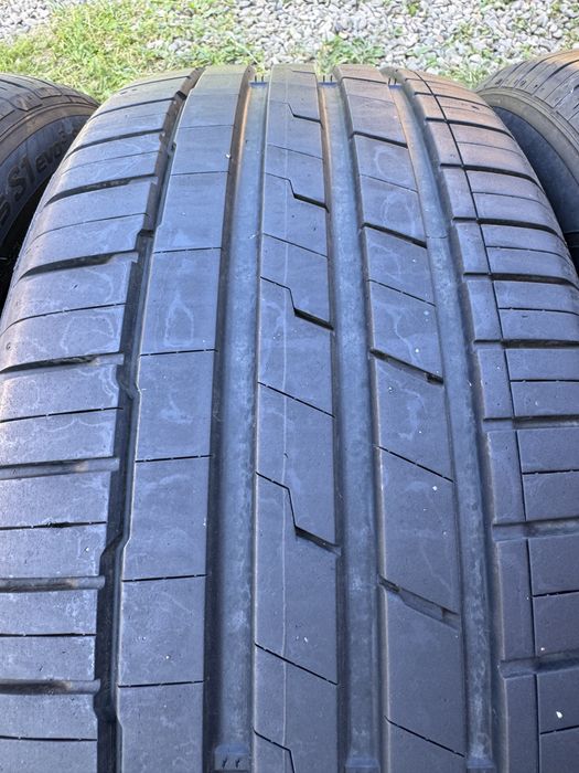 4 літні шини 235/50ZR19 Hankook