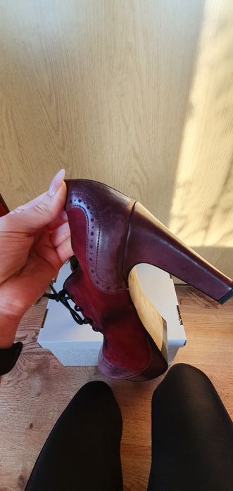 Piękne bordowe włoskie buty