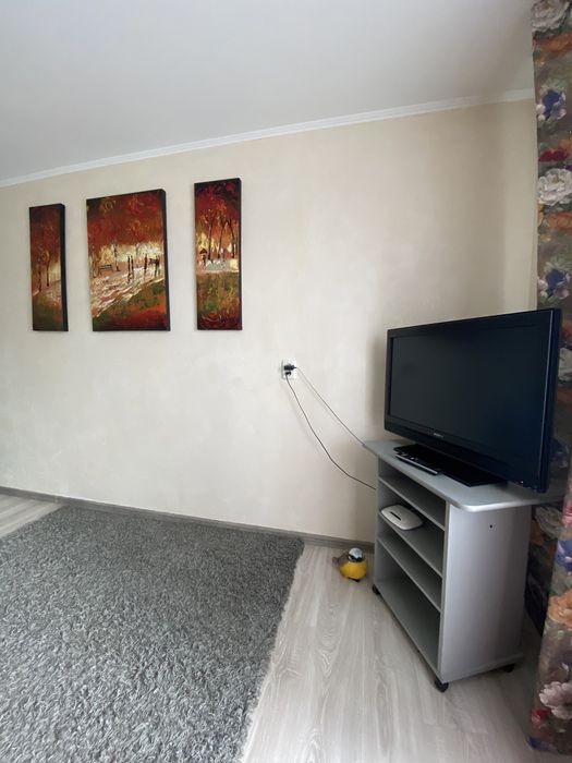 Центр. Пішохідна вулиця. Чисто та затишно