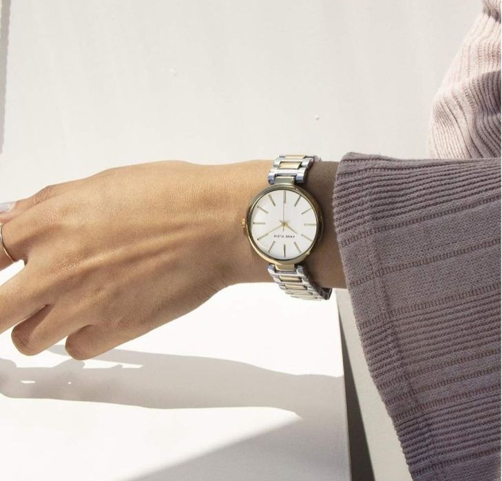 Годинник  Anne Klein