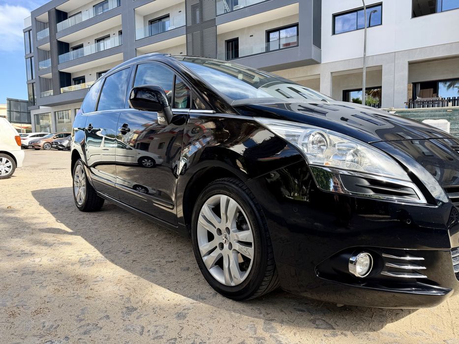 Peugeot 5008 — fotografia 2