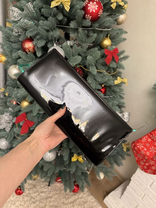 Лакова вечірня сумочка на ланцюжку, золота фурнітура