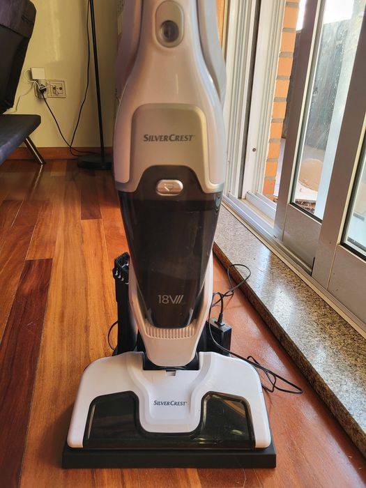 Aspirador vertical sem fio Silvercrest