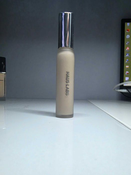 Korektor Haus Labs 01 fair