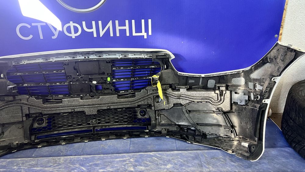 Бампер передній білий 799 передний Мерседес Mercedes-Benz S223 AMG