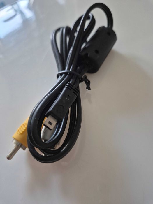 Cabo AV mini-USB para RCA (vídeo e áudio)