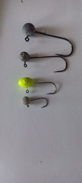 Zestaw przynęt spinningowych i pudełek