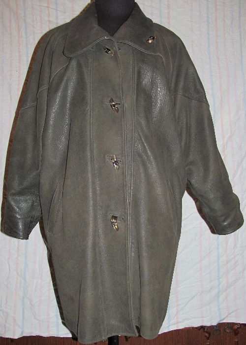 Женская кожаная куртка.