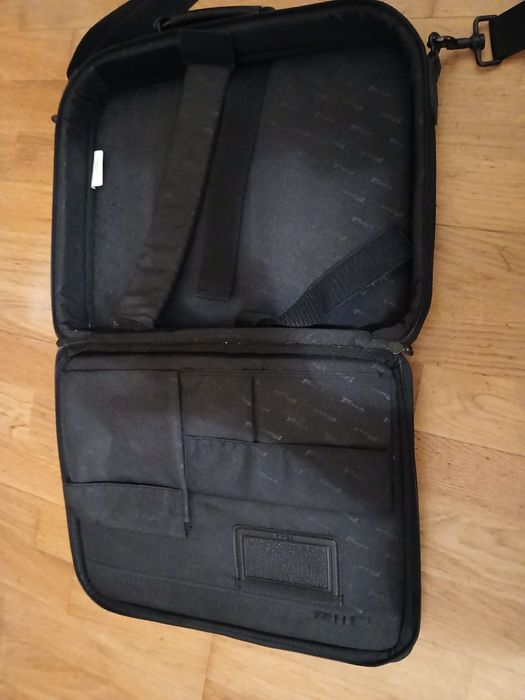 Mala Portátil Targus (Reforçada) – Vários Compartimentos – Como Nova