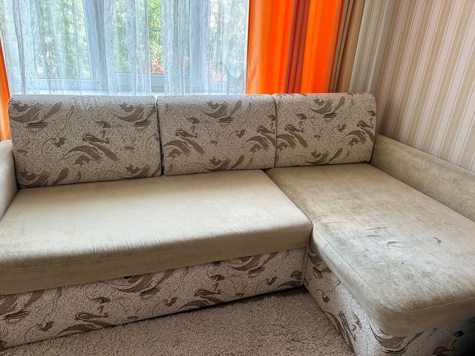 Диван у вітальню!Продам Срочно!!