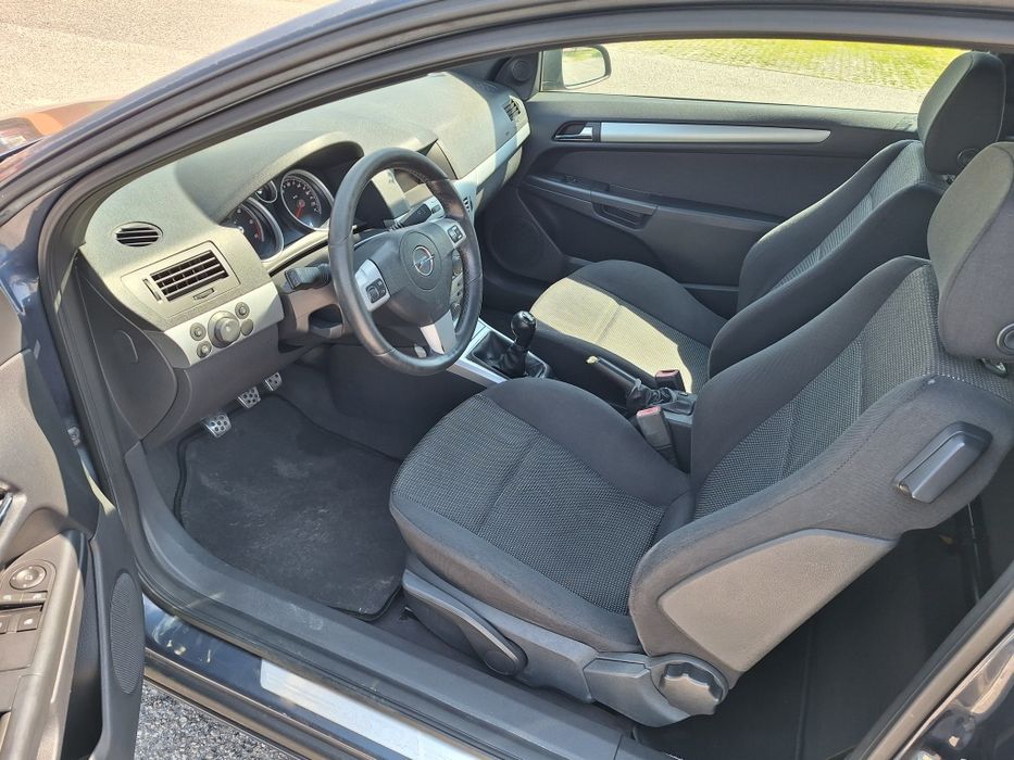 Opel Astra GTC 1.7 125cv Comercial