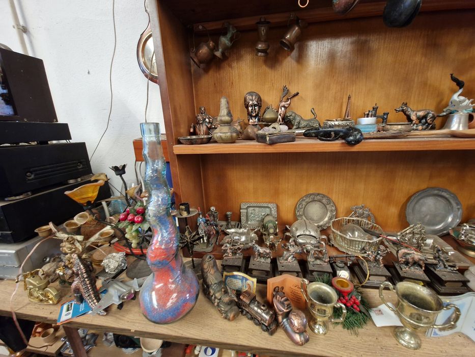 Várias loiças em excelente estado