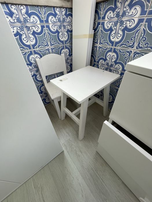 Mesa e cadeira para crianças