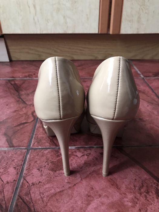 Брендовые нюдовые пудровые туфли от Steve Madden 37р.