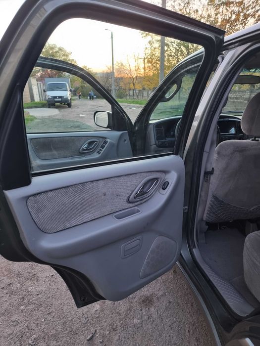 Мazda Tribute 2.0fwd сост Супер