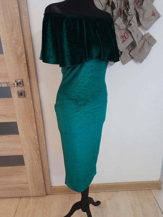 Zielona dłuższą sukienka dopasowana S 36 hiszpanka falbanka