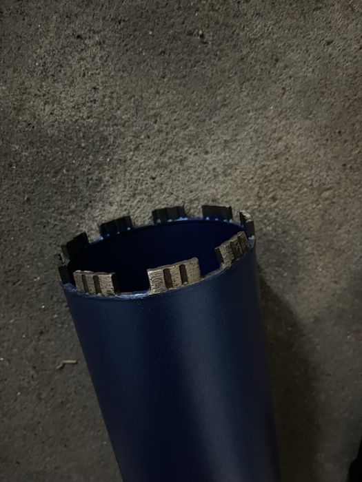 Broca de perfuração diamantada