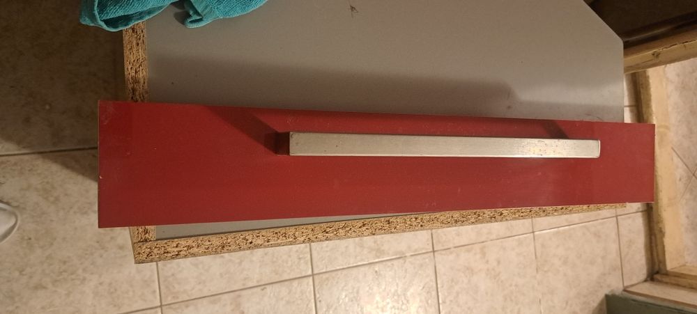 Fronty kuchenne IKEA czerwone komplet z uchwytami 8 szt