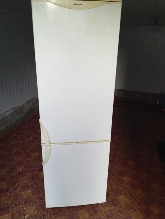 Холодильник Snaige
