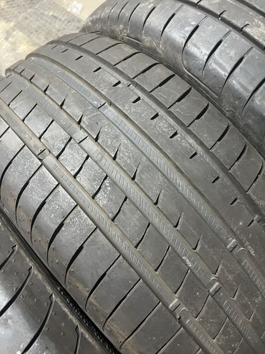 Komplet opon letnich 235/55/18  Goodyear F1