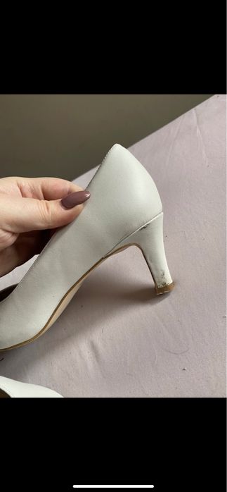 Buty na szpilce/kaczuszka