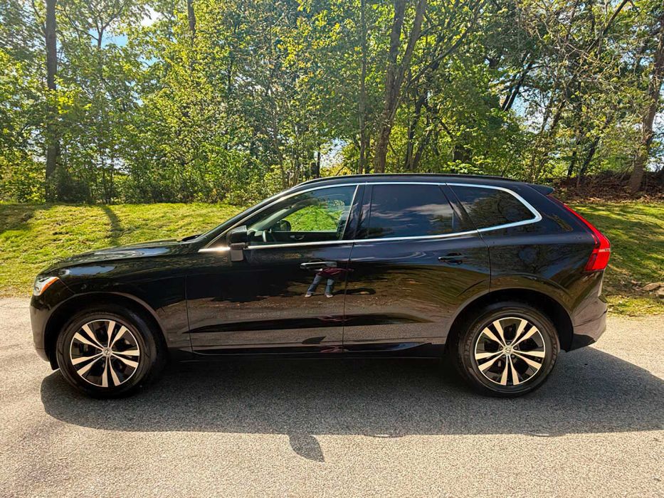 Volvo XC60 B5 Core      2023