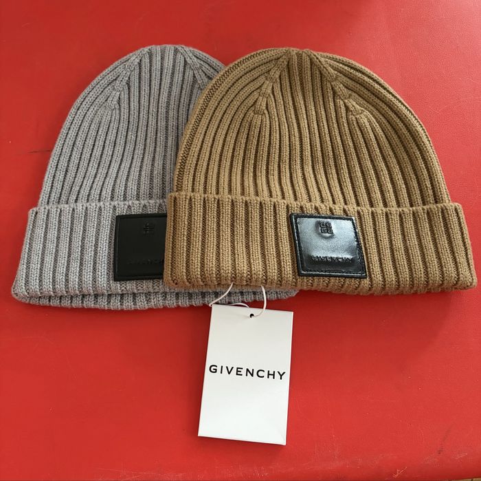 GIVENCHY-Шапочка зимова