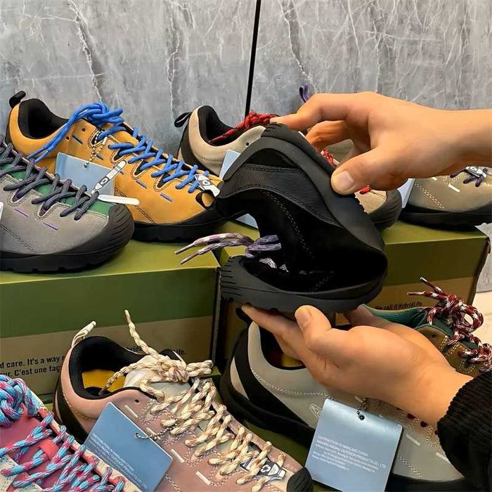 Obuwie trekkingowe antypoślizgowe kolory