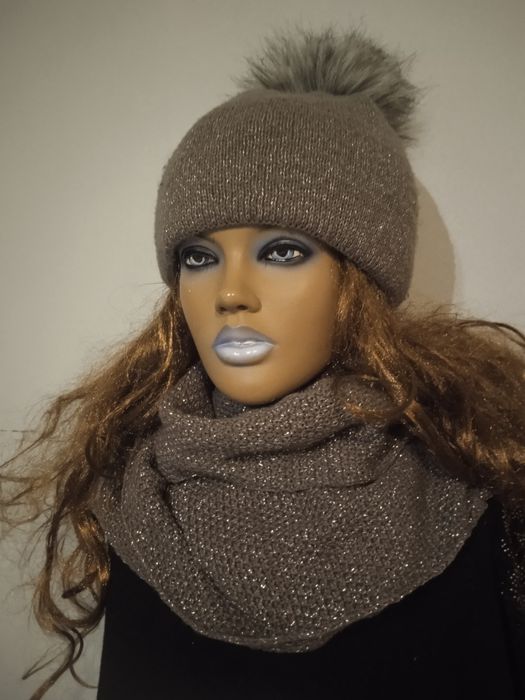 Komplet damski czapka i komin ze srebrną nitką