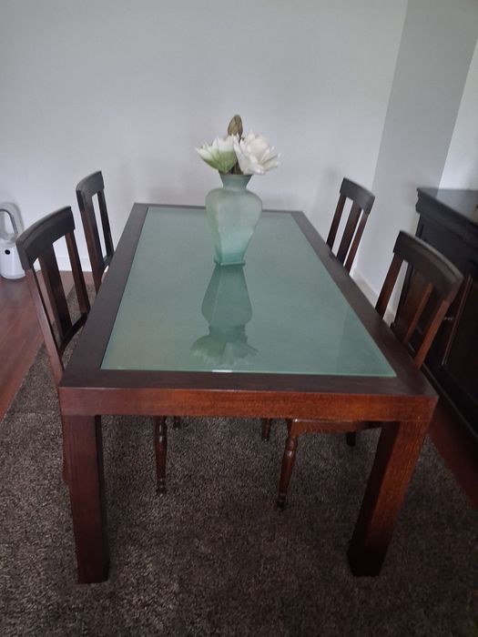 Mesa de jantar +4 cadeiras