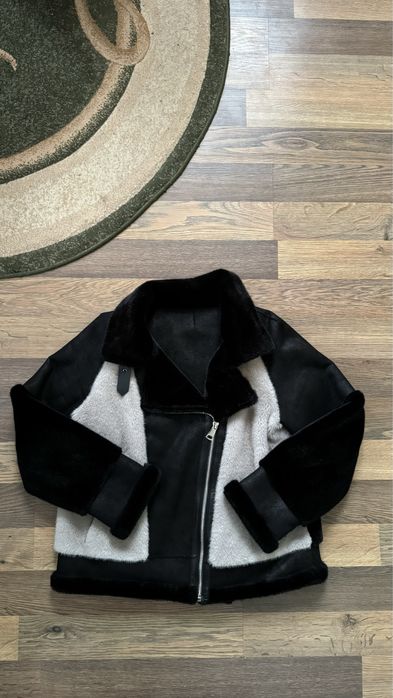 Жіноча коротенька дублянка