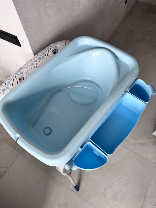 Пеленальний столик з ванночкою (стан відмінний)